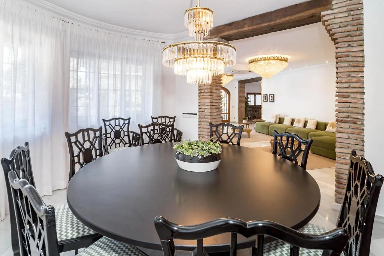 Seaside Paradise Villa With A Private Pool And Walking Distance To The Beach Marbella