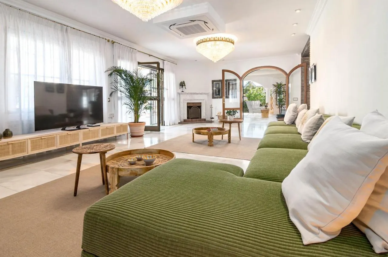 Seaside Paradise Villa With A Private Pool And Walking Distance To The Beach Marbella