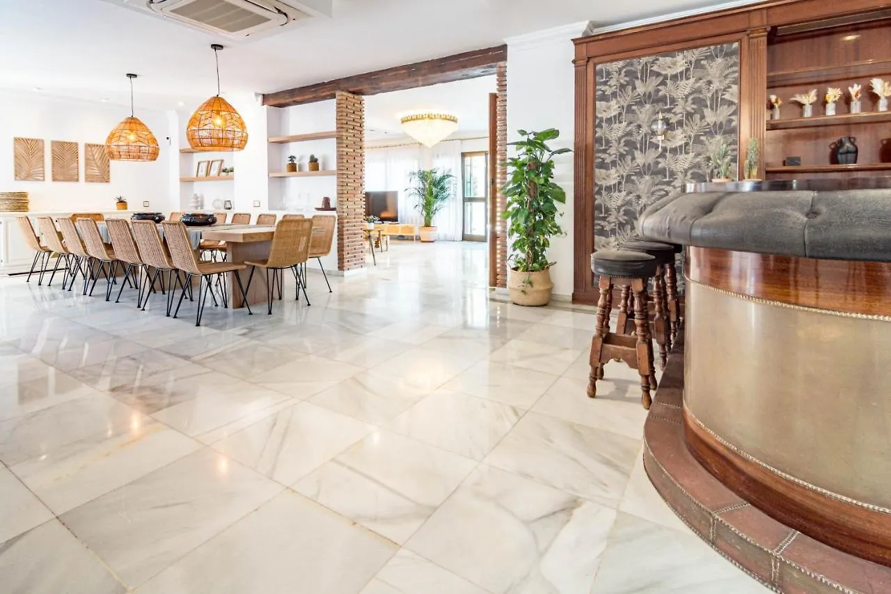 Seaside Paradise Villa With A Private Pool And Walking Distance To The Beach Marbella