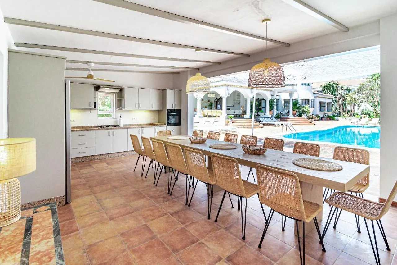 Seaside Paradise Villa With A Private Pool And Walking Distance To The Beach Marbella