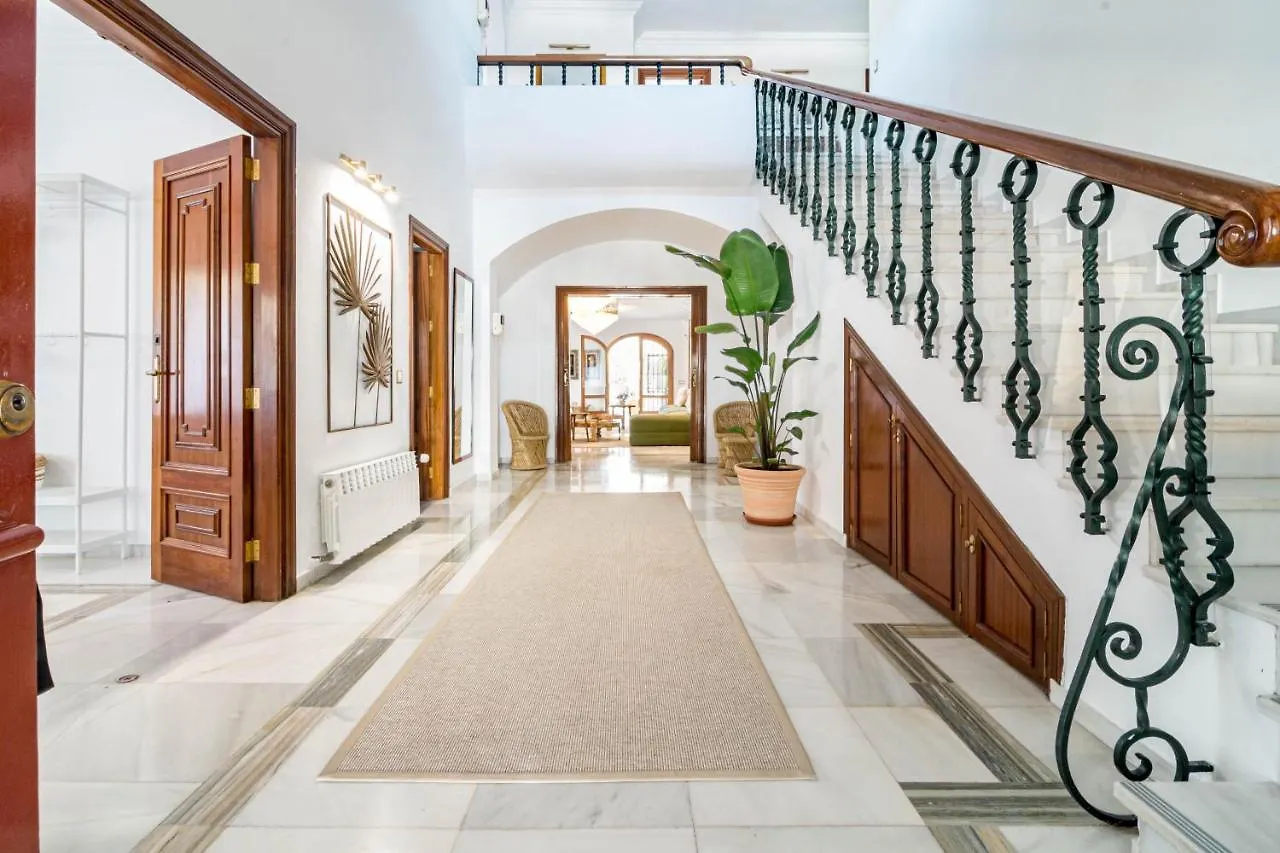 Seaside Paradise Villa With A Private Pool And Walking Distance To The Beach Marbella
