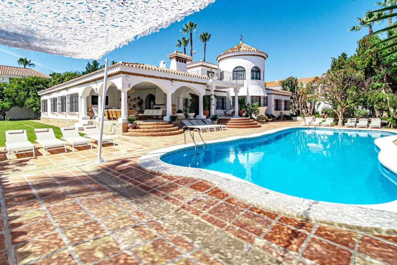 Seaside Paradise Villa With A Private Pool And Walking Distance To The Beach Marbella 0*,
