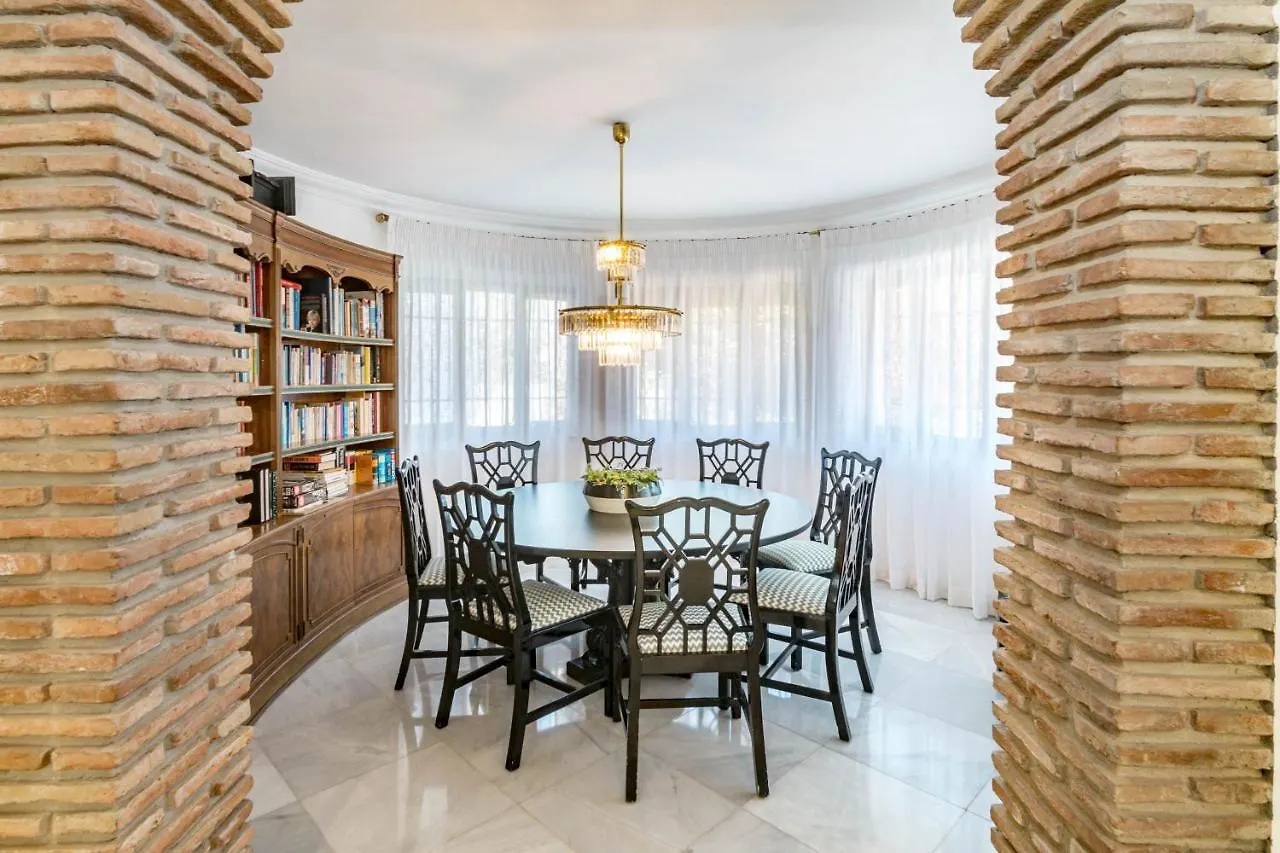 Seaside Paradise Villa With A Private Pool And Walking Distance To The Beach Marbella