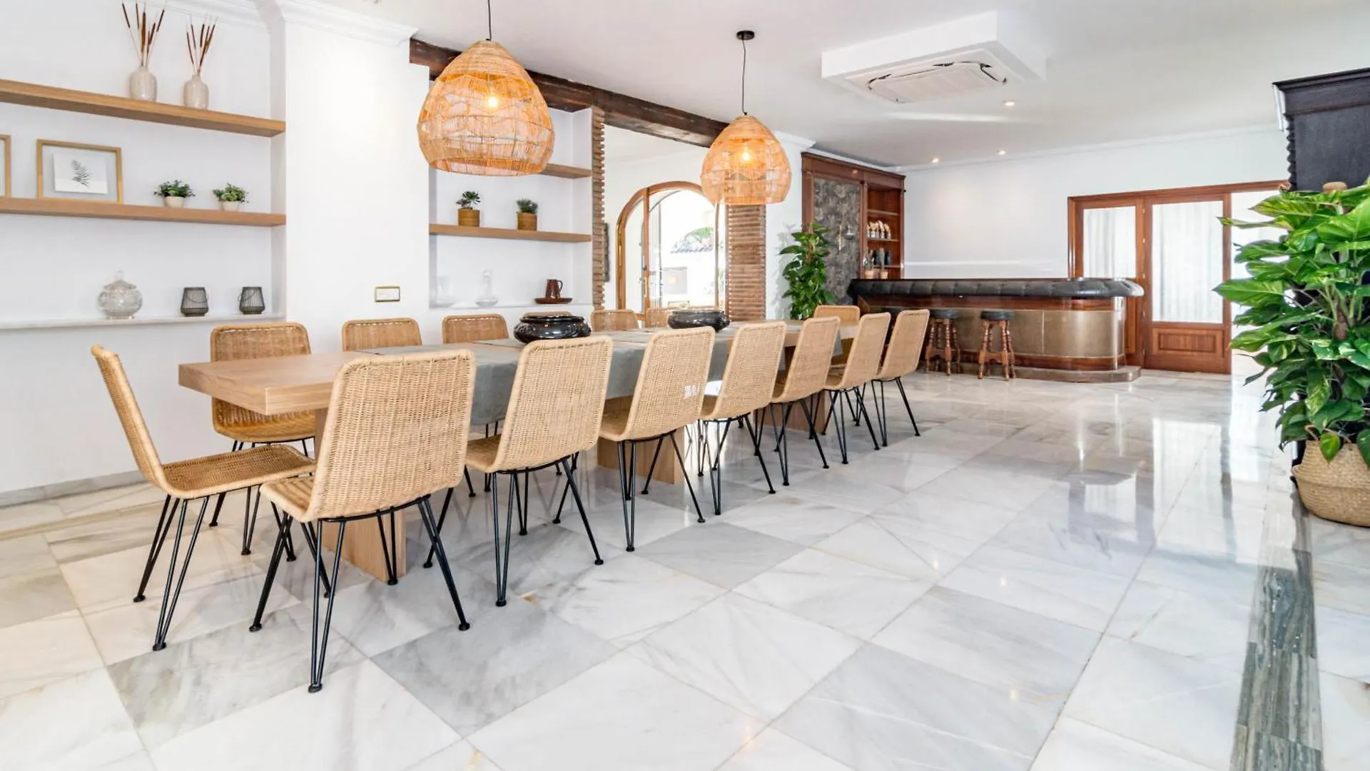 Seaside Paradise Villa With A Private Pool And Walking Distance To The Beach Marbella