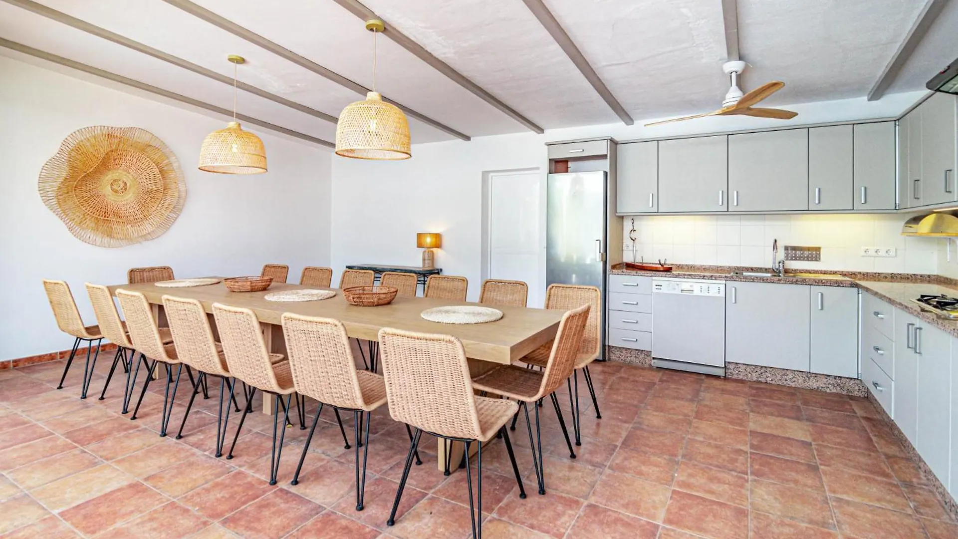 Seaside Paradise Villa With A Private Pool And Walking Distance To The Beach Marbella