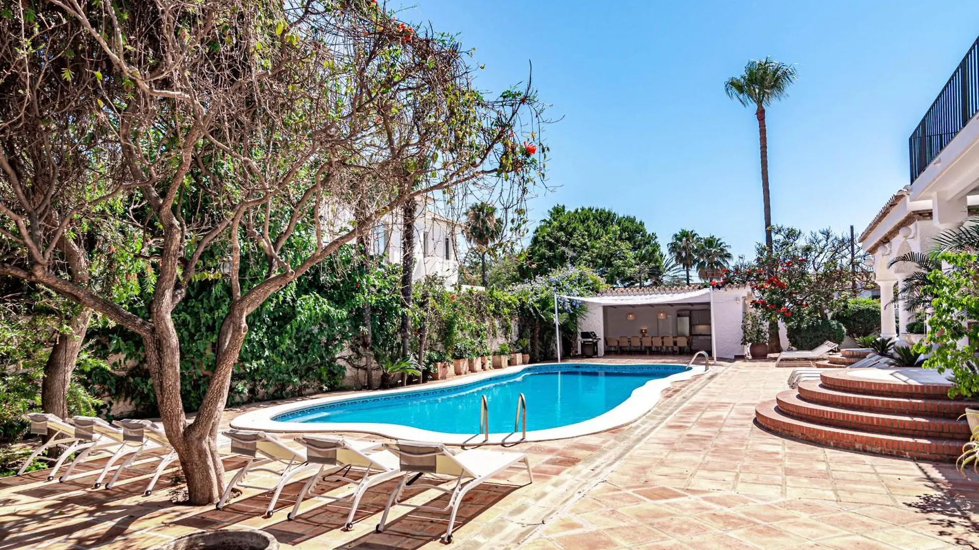 Seaside Paradise Villa With A Private Pool And Walking Distance To The Beach Marbella Spain