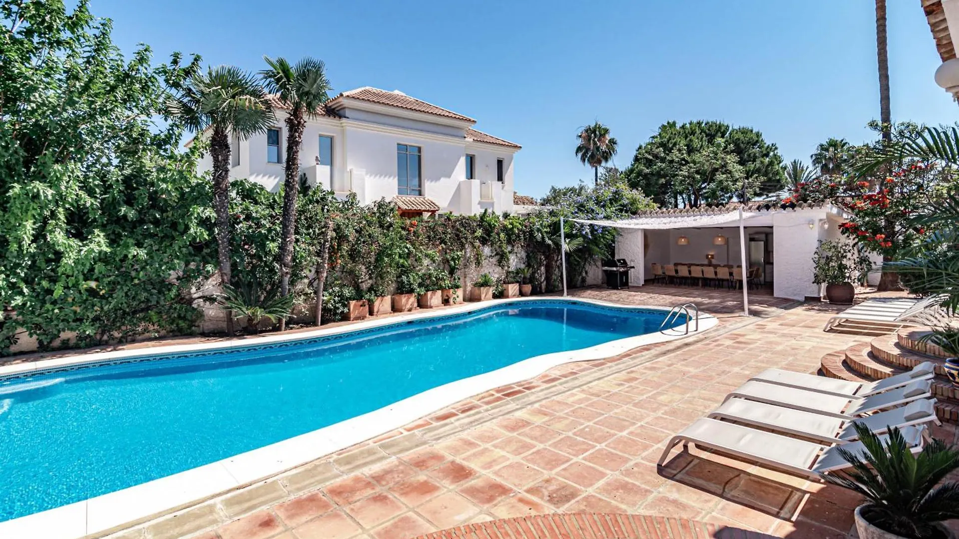Seaside Paradise Villa With A Private Pool And Walking Distance To The Beach Marbella Spain