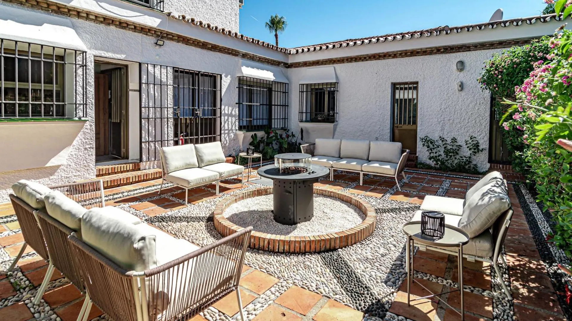 Seaside Paradise Villa With A Private Pool And Walking Distance To The Beach Marbella 0*,  Spain