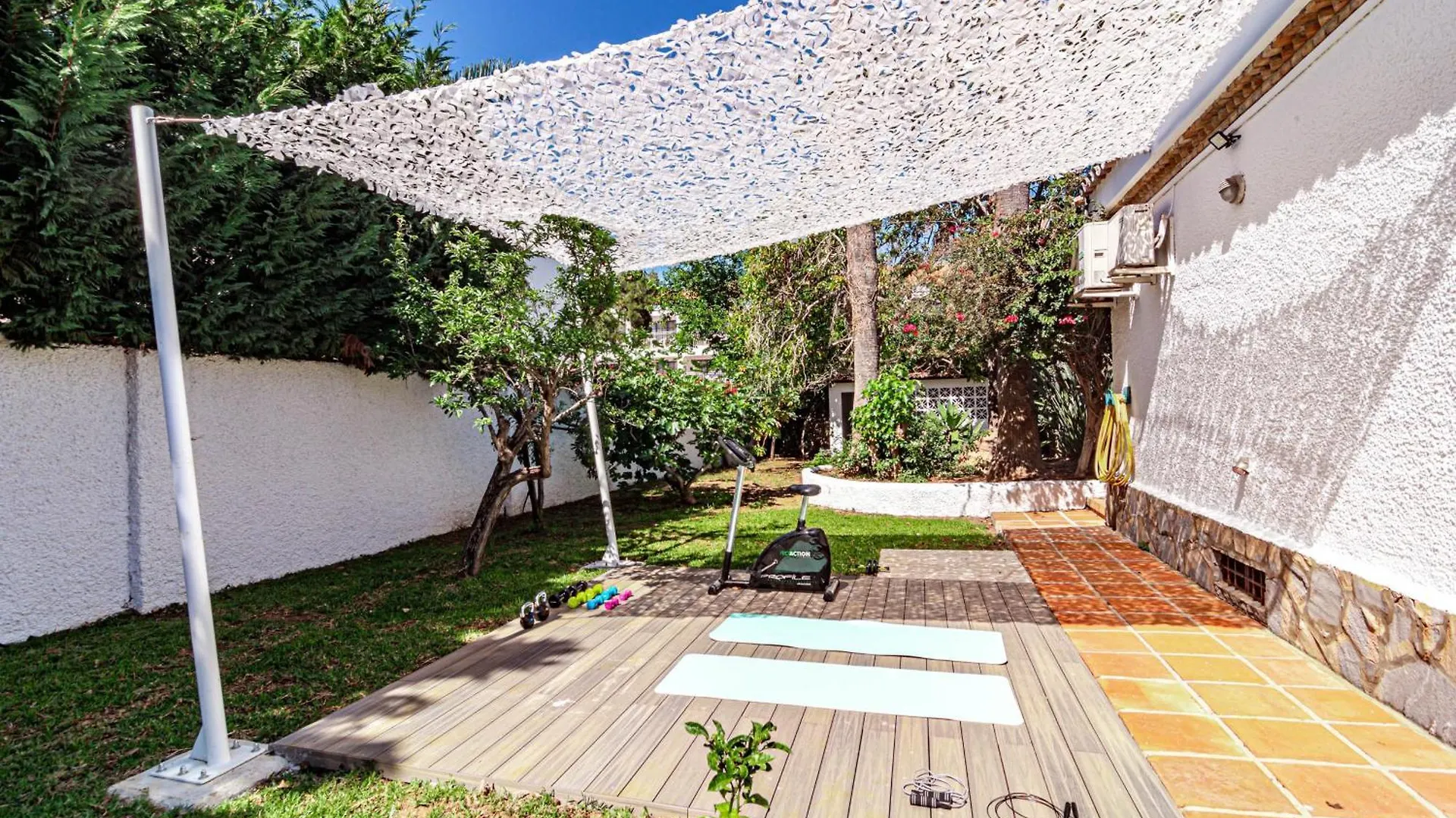 Seaside Paradise Villa With A Private Pool And Walking Distance To The Beach Marbella