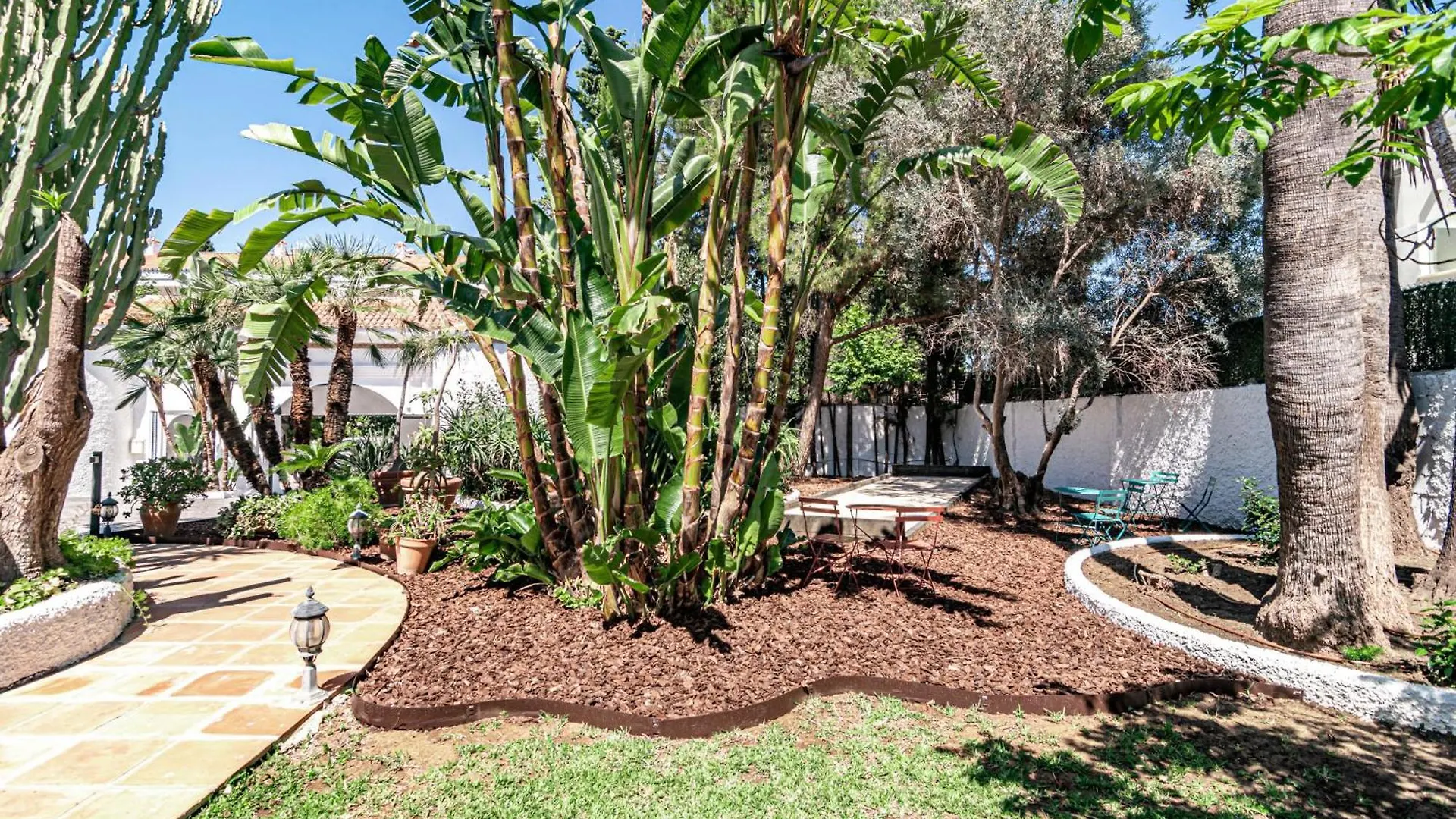 Seaside Paradise Villa With A Private Pool And Walking Distance To The Beach Marbella